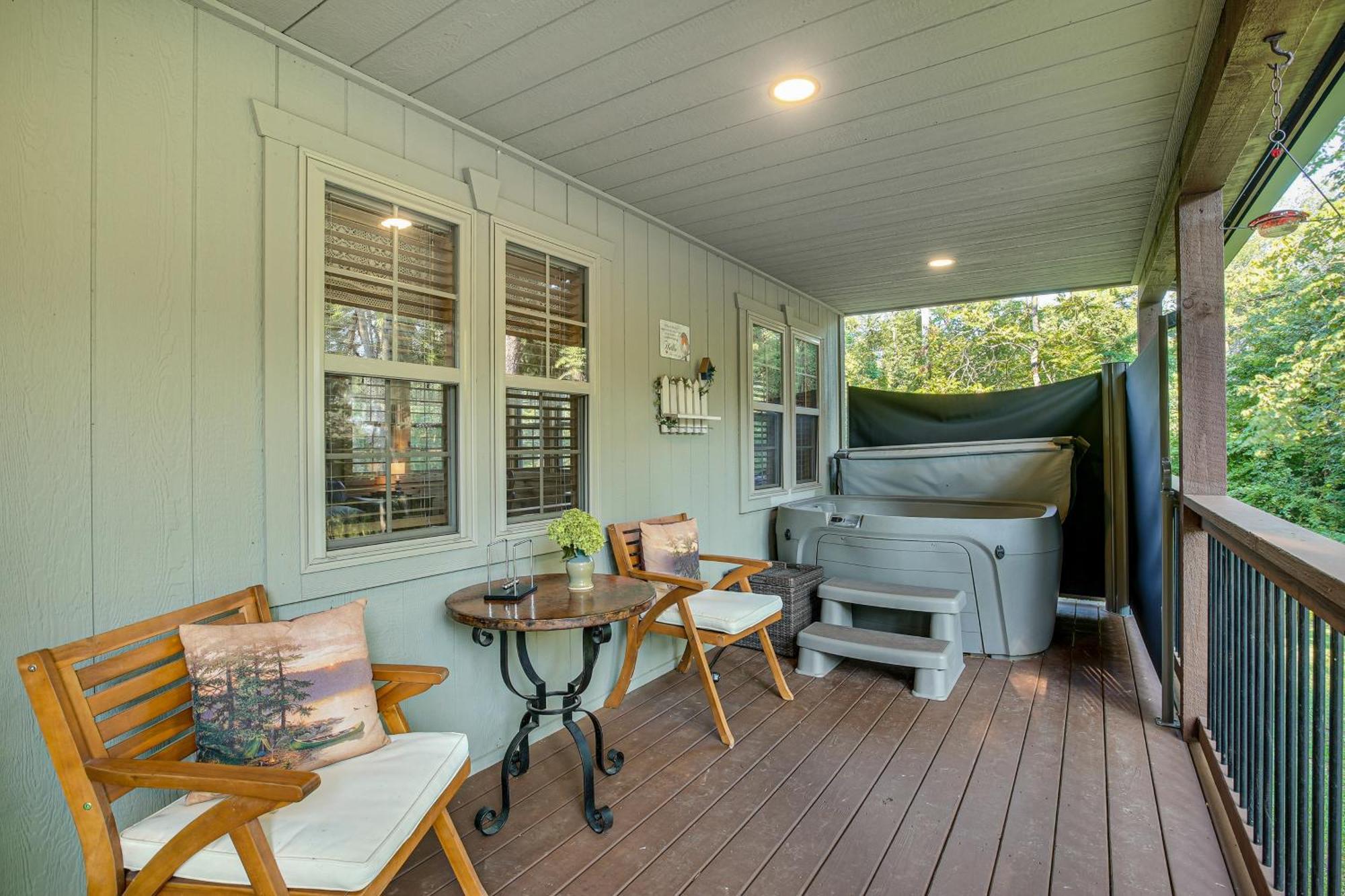 Idyllic Cabin In The Heart Of Hocking Hills Rockbridge Extérieur photo